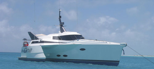 Iate a motor trimarã - Patrol One - LOMOcean Design - de alta velocidade / com casa do leme / com casco de deslocamento