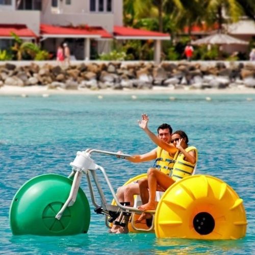 Triciclo aquático de 2 lugares - AQUA-CYCLE™  - AQUATIC ADVENTURES INTERNATIONAL - em material plástico