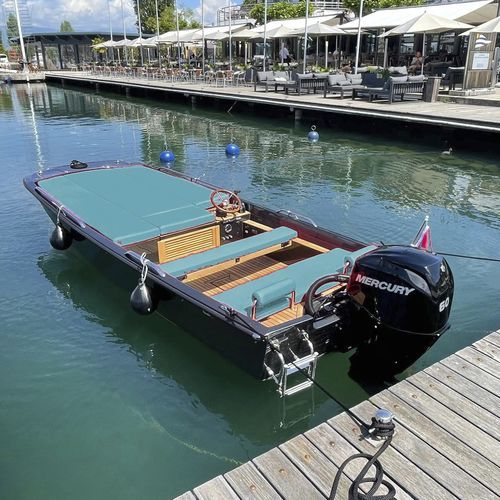 Bote com motor de popa - 17 - Black Pepper Yachts - com casco de deslocamento / open / com console lateral