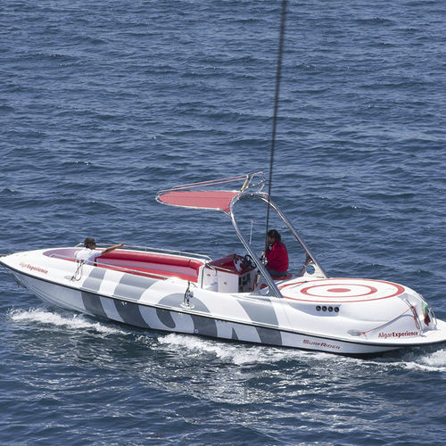 Barco profissional lancha de parasail - Cherokee 30 - Commercial Towables - com motor de centro