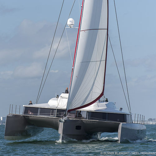 Trimarã - 65 EVOLUTION - NEEL-TRIMARANS - de cruzeiro / 4 cabines / com flybridge