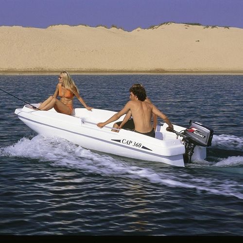 Lancha de console central com motor de popa - CAP 360 SEA - RIGIFLEX SAS - de pesca esportiva / máx. 6 pessoas / com solário