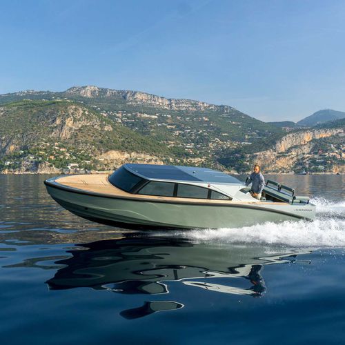 Lancha Express Cruiser com motor de centro - LIMOUSINE  - Xtenders - bimotor / com hard-top / open