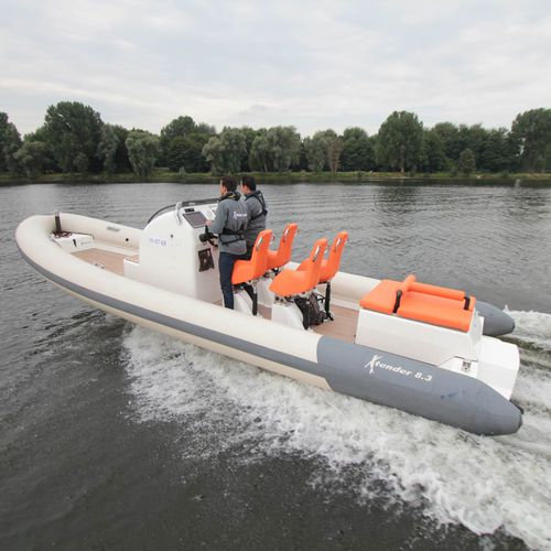 Barco inflável com motor de centro - 8.3M - Xtenders - semirrígido / com console central / open