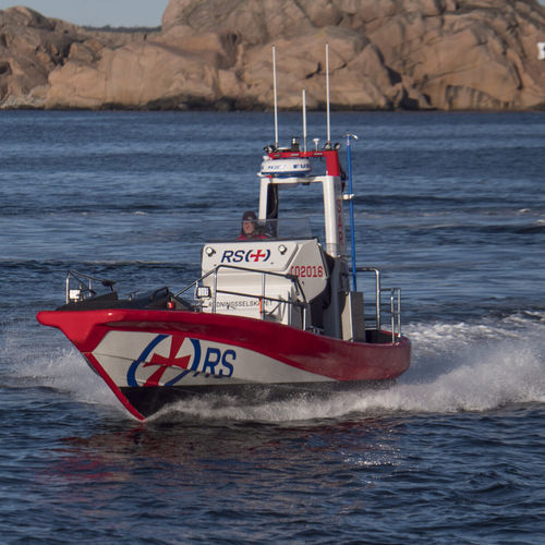 Barco profissional barco salva-vidas - 8 M - Swede Ship Marine AB - barco auxiliar para mergulho / barco de combate a incêndio / com motor de centro hidrojato
