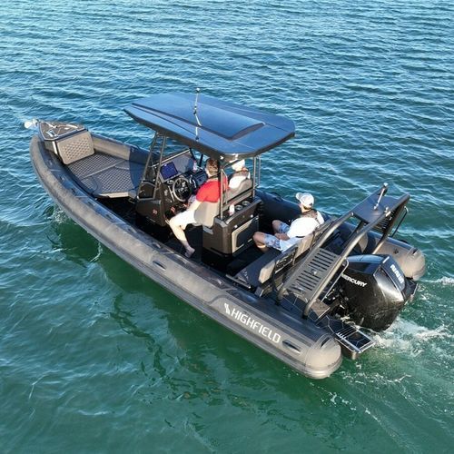Barco inflável com motor de popa - SP 700 - HIGHFIELD BOATS - semirrígido / com console central / open