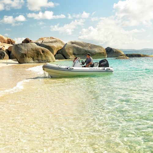 Barco inflável com motor de popa - CL 460 - HIGHFIELD BOATS - semirrígido / com console central / open