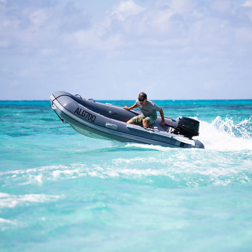 Barco inflável com motor de popa - CL 340 - HIGHFIELD BOATS - semirrígido / open / para pesca