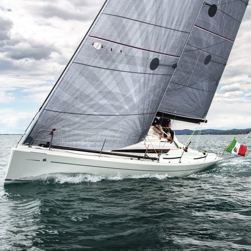 Veleiro de cruzeiro e regata - 9.98 - Italia Yachts - de regata oceânica / 2 cabines / com duas rodas de leme