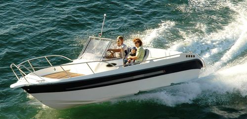 Lancha walkaround com motor de centro - SM210 - Mazury Sp. z o.o.  - com console central / open / esportiva