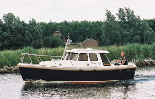 Lancha Cabin Cruiser com motor de centro - 660M - HABER YACHTS Sp. z o.o.  - a diesel / com casco de deslocamento / com hard-top