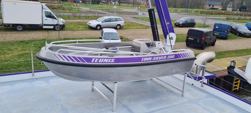 Bote com motor de popa - 390 (DCI-Approved) - Tinn-Silver aluminium boats - open / com console central / em alumínio
