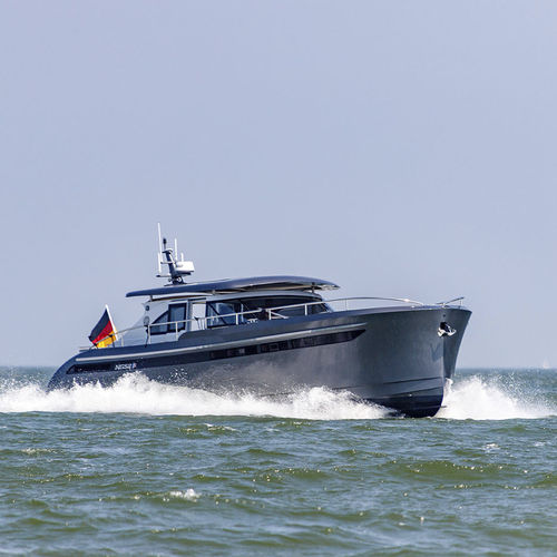 Iate a motor de cruzeiro - 52 S PERFORMANCE - Steeler Yachts - de alto desempenho / com hard-top / com casa do leme