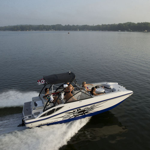 Deck-boat com motor de centro - 210 I/O SCX - Starcraft - de wakeboard / máx. 12 pessoas