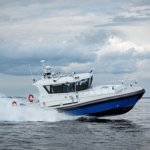 Barco profissional barco de trabalho - 13 - Baltic Workboats AS - barco para transporte de pilotos / com motor de centro / em alumínio