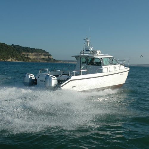 Lancha Cabin Cruiser catamarã - NODENS - Cheetah Marine - com motor de popa / bimotor / com hard-top