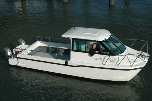 Lancha Cabin Cruiser catamarã - Little Cheetah - Cheetah Marine - com motor de popa / bimotor / com hard-top