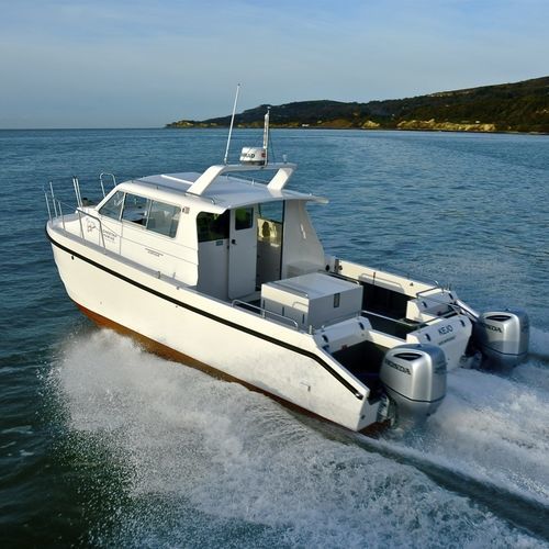 Lancha Cabin Cruiser catamarã - Kejo - Cheetah Marine - com motor de popa / bimotor / com hard-top
