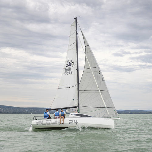 Veleiro de cruzeiro - Flaar 24 - Flaar Performance Sailing - de regata / 1 cabine / em fibra de carbono