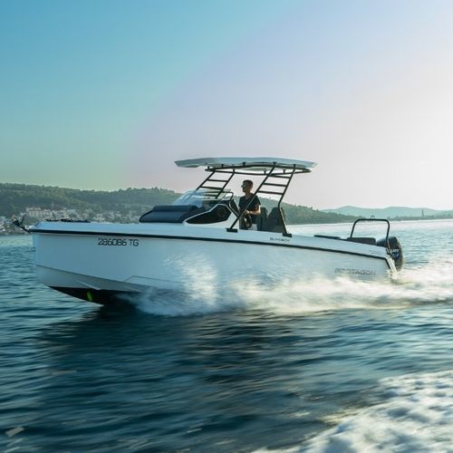 Lancha de console central com motor de popa - 25  - Protagon Yachts - de mergulho / com solário / com T-Top