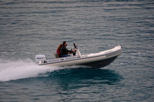 Barco inflável com motor de popa - JEETRIB JR-F-495-SC - Polat Marine Boat Production Company - semirrígido / open / com console lateral