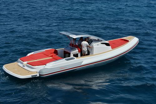 Barco inflável com motor de centro - 36  - NOAH SRL - semirrígido / com console central / com cabine