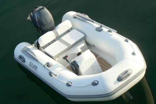 Barco inflável com motor de popa - Luxury 260 - Piranha Ribs Ltd - semirrígido / com console lateral / máx. 4 pessoas