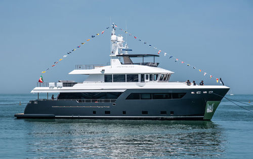Superiate de cruzeiro - ARCHIPELAGO - Cantiere Delle Marche - com flybridge