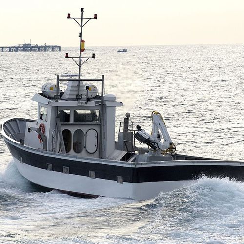 Barco profissional atuneiro cercador - 2200 S  - ARESA SHIPYARD - com motor de centro / em PRFV