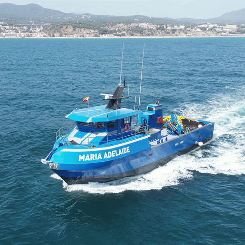 Navio especial atuneiro cercador - 3000 - 2500 S RWS - ARESA SHIPYARD - em PRFV / costeiro / grua