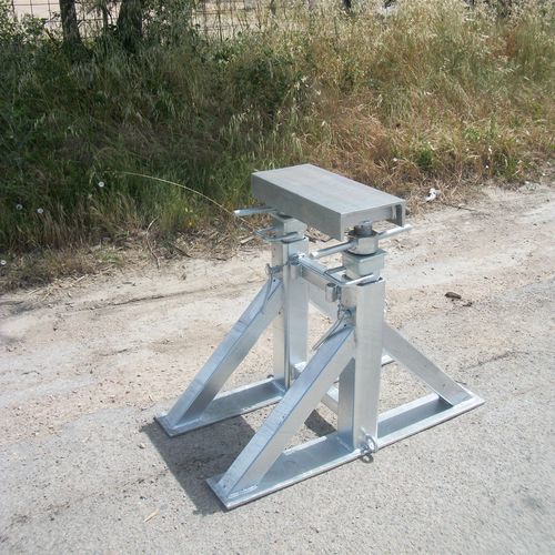 Cavalete de apoio para barco a motor - TAR2T 03 h. 10/15 - Naval Tecno Sud - ajustável / para quilha / galvanizado