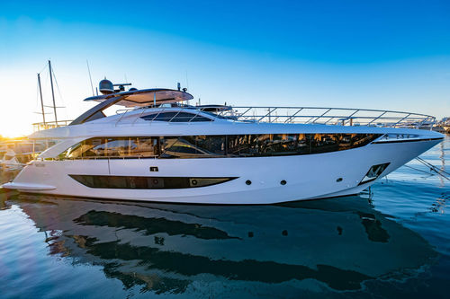 Iate a motor de cruzeiro - 100 - PERMARE SRL - com flybridge / 5 cabines / pernoite para 10 pessoas
