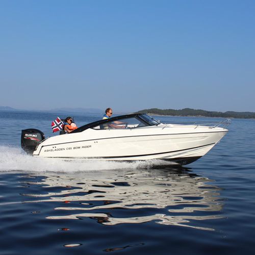 Lancha de proa aberta com motor de popa - 690 - Parker Poland - bowrider / com console dupla / máx. 7 pessoas