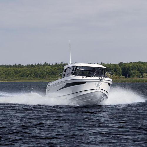 Lancha Cabin Cruiser com motor de popa - 920 EXPLORER - Parker Poland - com casa do leme / convés em teca