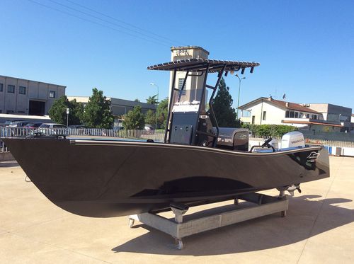 Barco de pesca-passeio com motor de popa - 20 Fishwork - NAUTICA CANCELLI CESARE - open / com console central / de pesca e passeio
