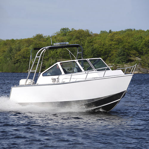 Barco profissional barco-patrulha - 22’ Raised Deck - Stanley Aluminum Boats - com motor de popa