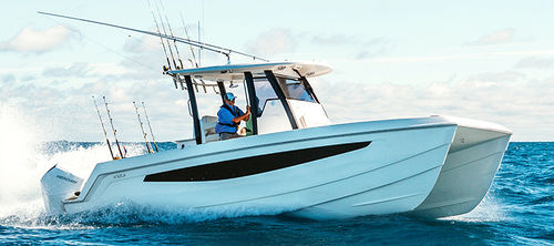 Lancha de console central catamarã - 28 Molokai - AQUILA POWER CATAMARANS - com motor de popa / bimotor / de pesca esportiva