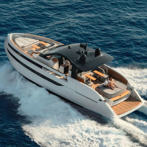 Iate a motor de cruzeiro - TT550 - Invictus Yacht - de charter / open / com hard-top