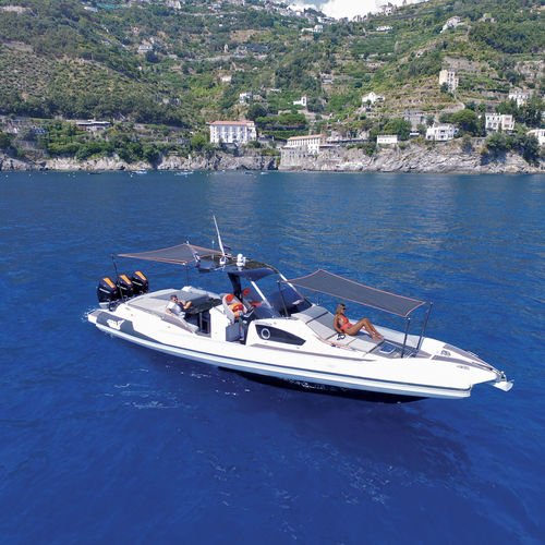Barco inflável com motor de popa - MITO 40 - MVMARINE SRL  - trimotor / semirrígido / com console central