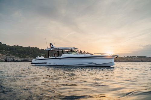 Lancha Express Cruiser com motor de popa - 38 Sun Top - Axopar Boats Oy - bimotor / soft-top / com cabine