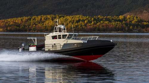 Barco profissional barco salva-vidas - ALUSAFE 1500 MK II - Maritime Partner AS - barco utilitário / com motor de centro hidrojato / em alumínio