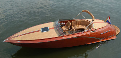 Lancha de proa aberta com motor de centro - WALTH 800 - Walth Boats - com console dupla / em madeira / clássica