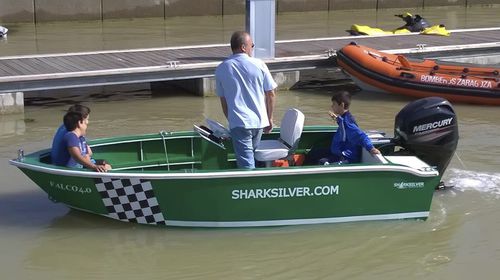 Lancha de console central com motor de popa - FALCO - SHARKSILVER ALUMINIUM BOATS - em alumínio / de 4 lugares / com solário
