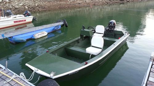 Jon boat com motor de popa - STONE - SHARKSILVER ALUMINIUM BOATS - de pesca esportiva / em alumínio / máx. 4 pessoas