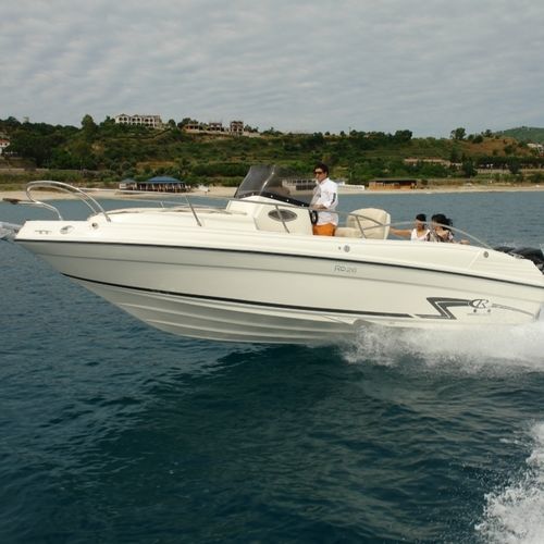 Deck-boat com motor de popa - RD 26 - Rancraft Engineering Srl - bimotor / open / com console central