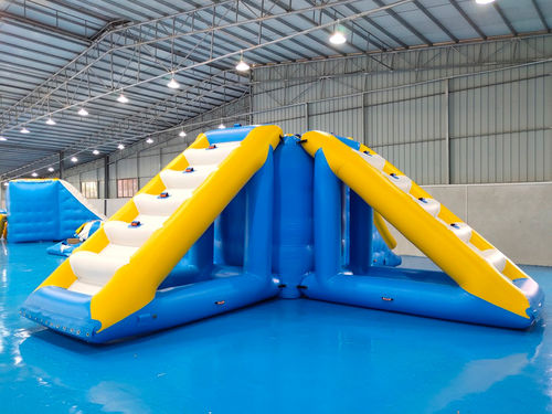 Equipamento de diversão aquática escorregador - Hydrofun LTD - para centro náutico de lazer / inflável