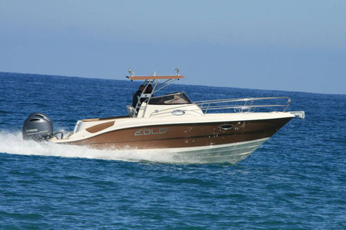 Lancha Cabin Cruiser com motor de popa - 750 day - Eolo - bimotor / open / com console central