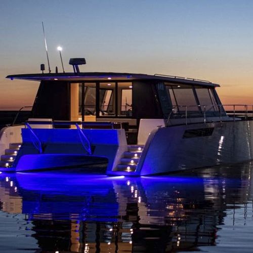 Lancha Express Cruiser catamarã - CAT 12.0 Cruise - SUN CONCEPT - com motor de centro / eletrossolar / bimotor