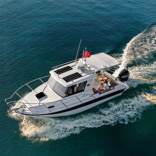 Lancha Cabin Cruiser com motor de centro - GOBY 230 - MERCAN YACHTING - com cockpit fechado / em fibra de vidro / máx. 6 pessoas