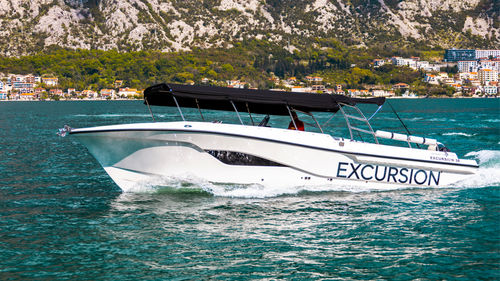 Barco profissional barco de turismo - 36 - MERCAN YACHTING - com motor de centro